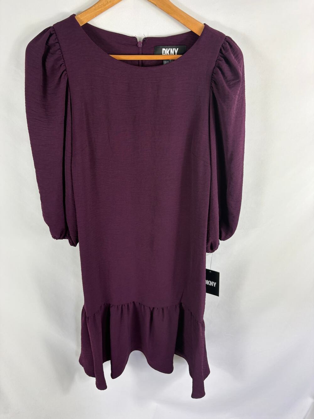 NWT DKNY Ruffle Bottom Shift Dress Size 4